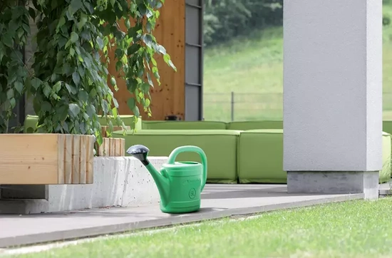 Watering can 10L Spring green color