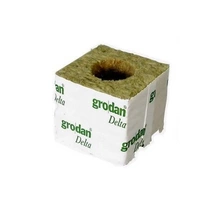 Mineral wool cube 7.5x7.5x6.5 cm Grodan Delta ⌀ 42mm hole (Full carton 384 pcs)