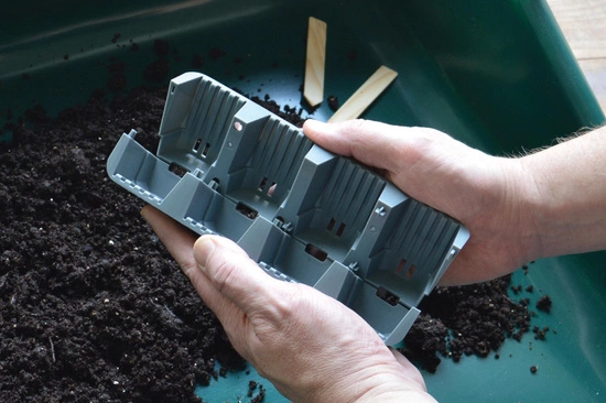 Samonawadniający propagator Garland z 24 wkładami do ukorzeniania 38x23xh14cm G241